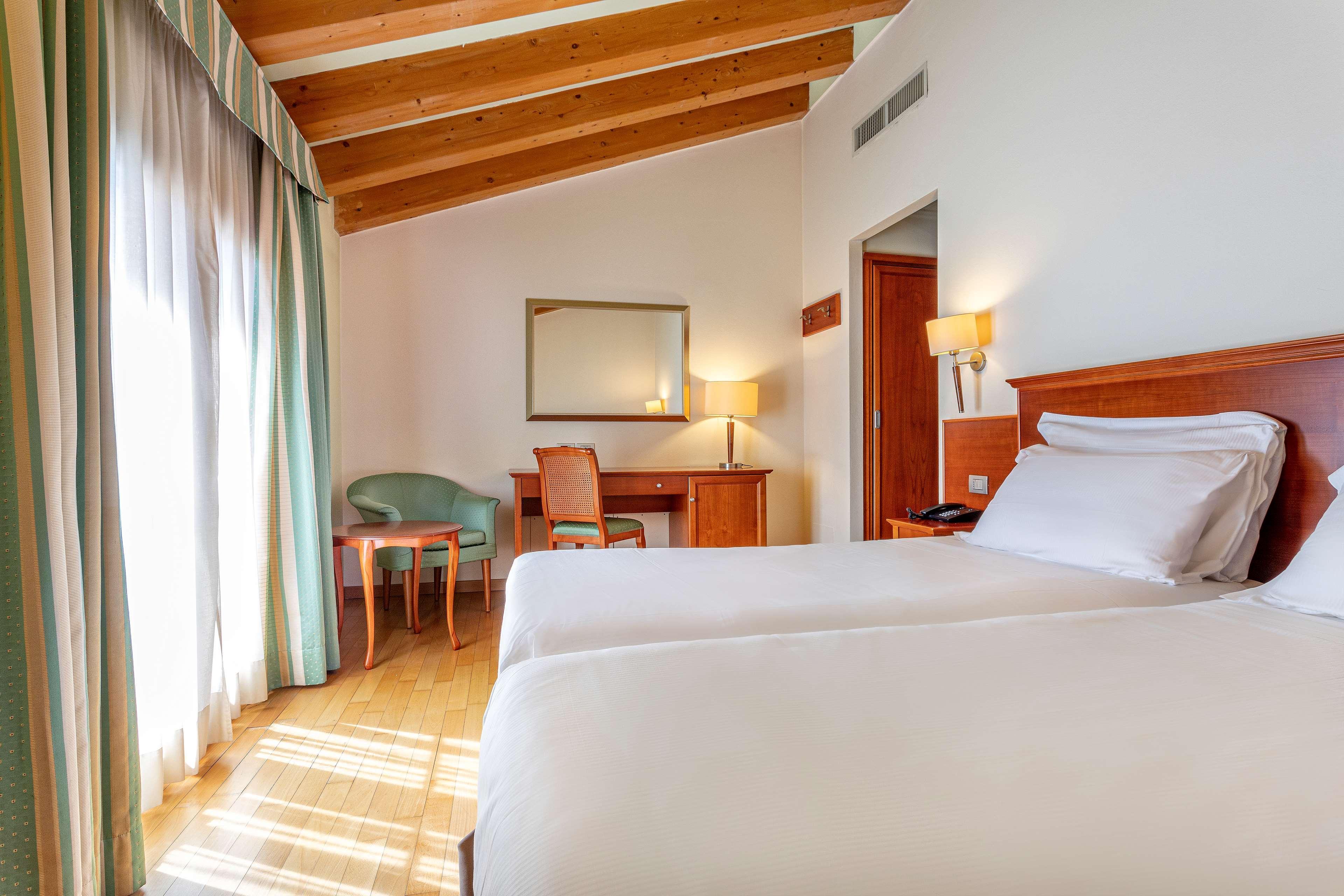 BEST WESTERN Titian Inn Hotel Treviso Silea Exterior foto