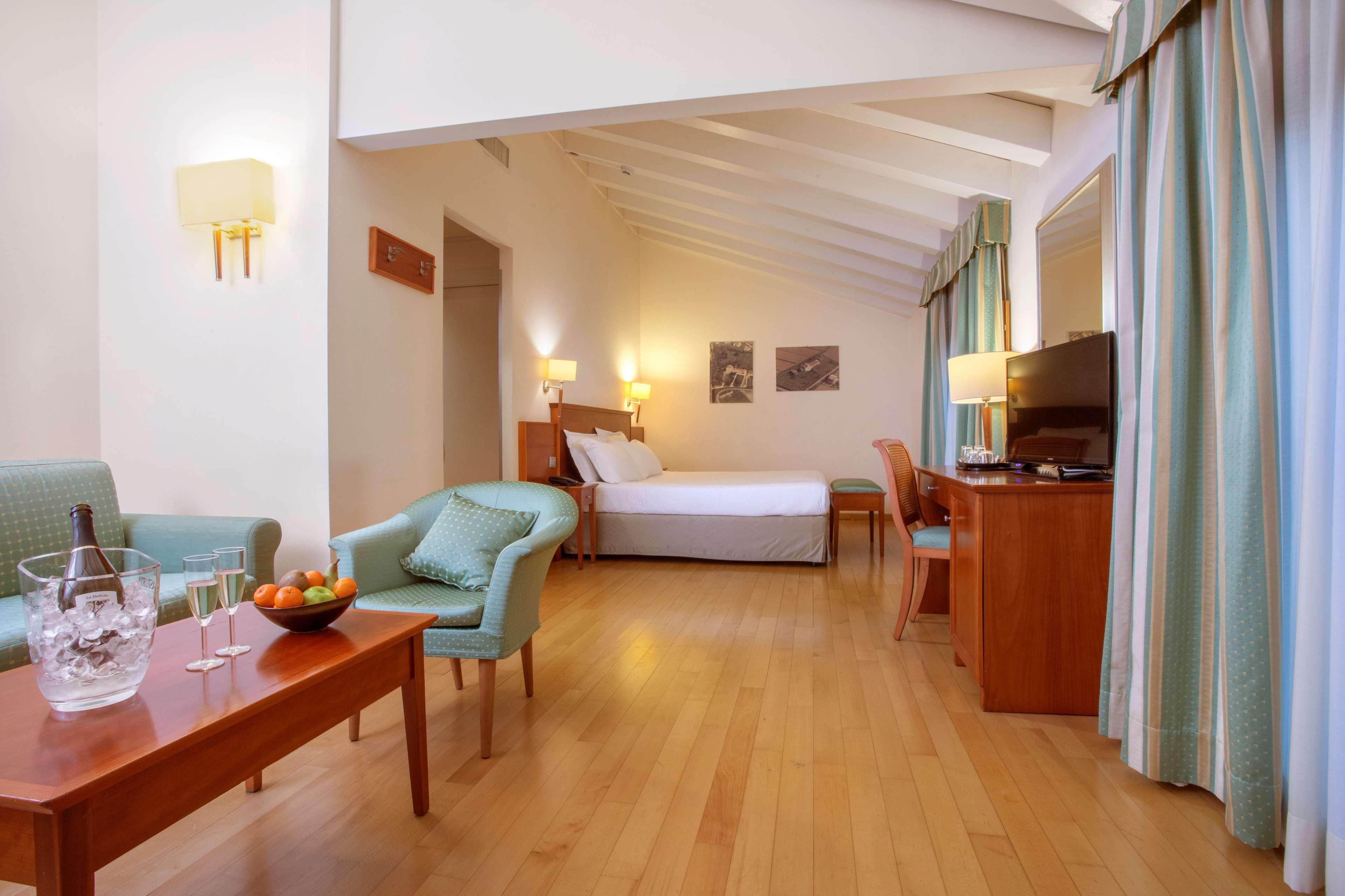 BEST WESTERN Titian Inn Hotel Treviso Silea Exterior foto